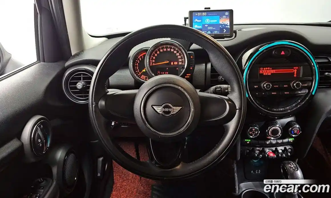 Mini Cooper 2017 1.5 Автомат в Москве № 253365, фото 13