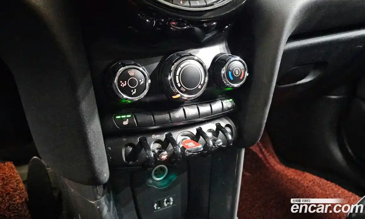 Mini Cooper 2017 1.5 Автомат в Москве № 253365, фото 15