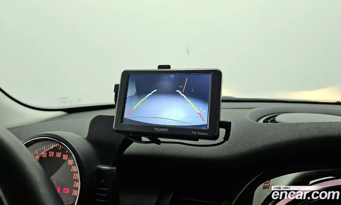 Mini Cooper 2017 1.5 Автомат в Москве № 253365, фото 16