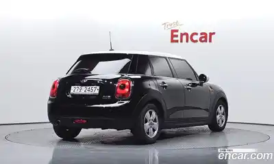 Mini Cooper 2017 1.5 Автомат в Москве № 253365, миниатюра 2