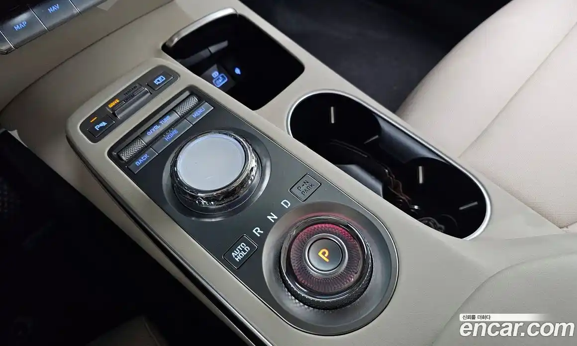 Genesis GV70 2021 2.5 Автомат в Москве № 25439, фото 17