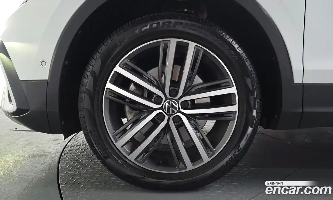 Volkswagen Tiguan 2023 2.0 Автомат в Москве № 254510, фото 15