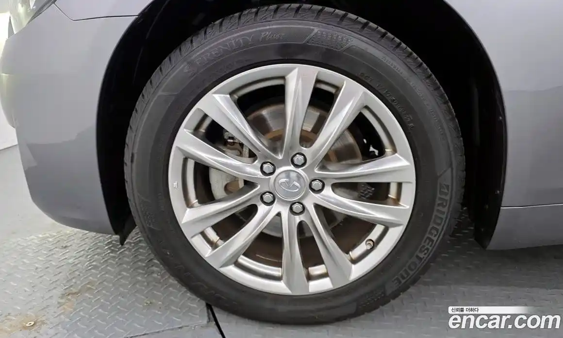 Infiniti Q70 2018 3.7 Автомат в Москве № 256151, фото 10