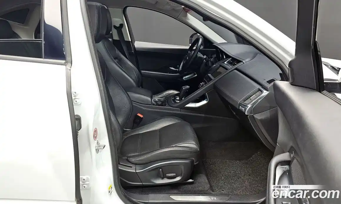 Jaguar E-Pace 2019 2.0 Автомат в Москве № 268052, фото 11