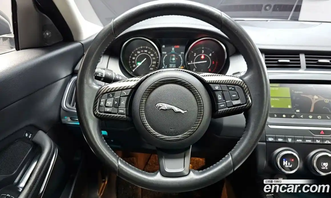 Jaguar E-Pace 2019 2.0 Автомат в Москве № 268052, фото 13