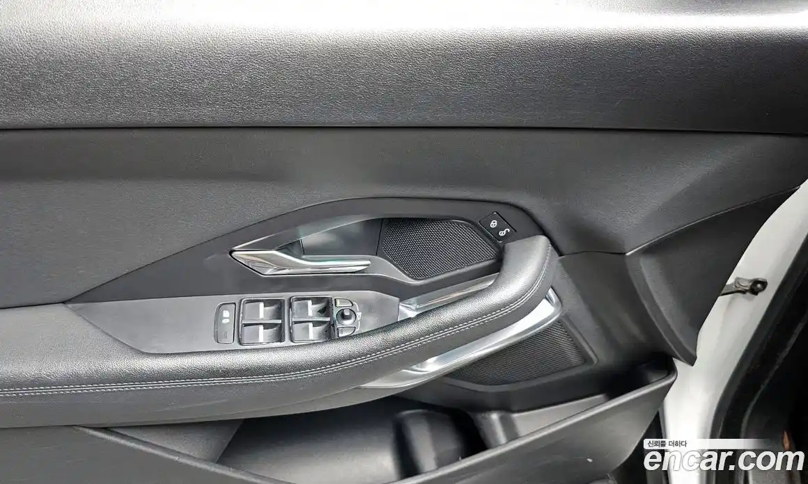 Jaguar E-Pace 2019 2.0 Автомат в Москве № 268052, фото 18