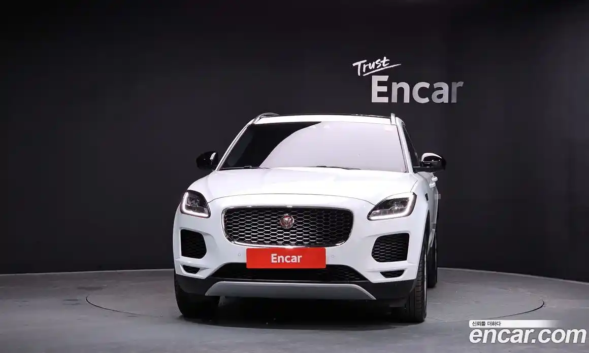 Jaguar E-Pace 2019 2.0 Автомат в Москве № 268052, фото 3