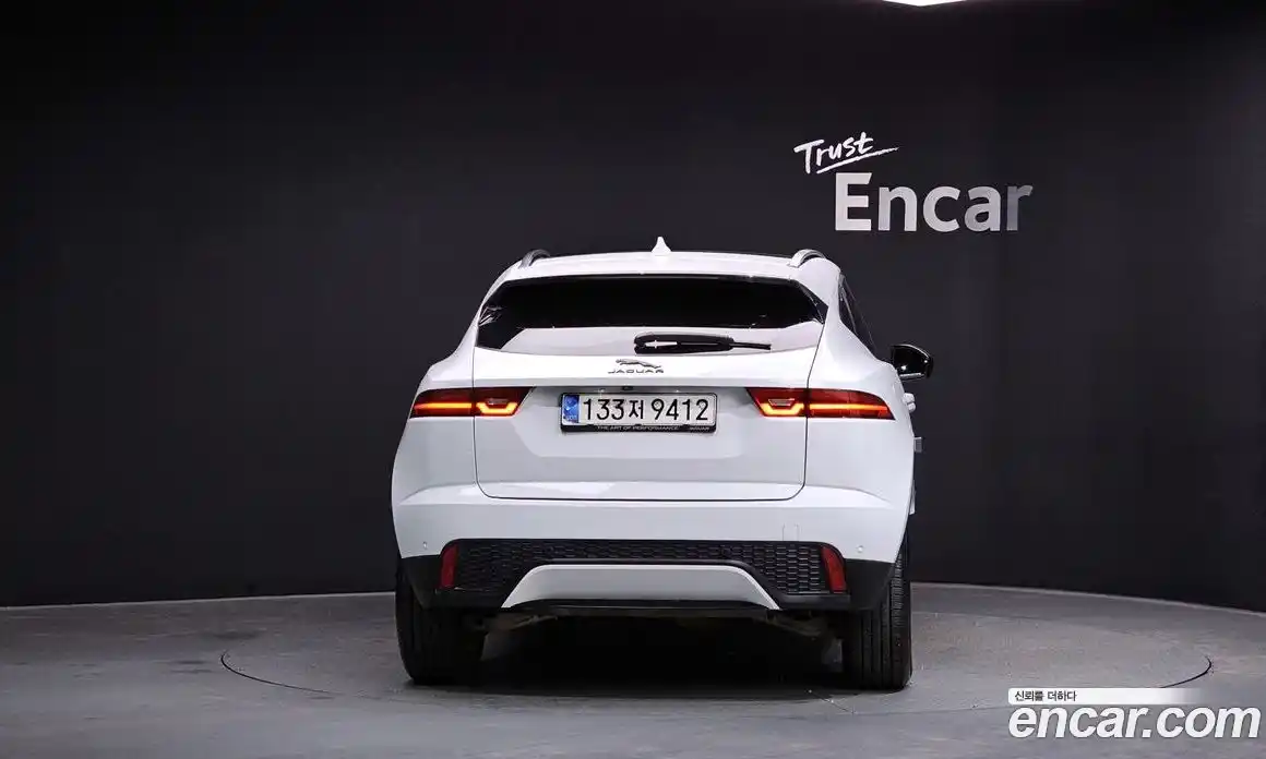 Jaguar E-Pace 2019 2.0 Автомат в Москве № 268052, фото 4