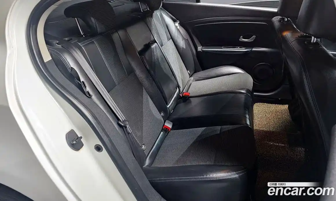 Renault SM3 2012 1.6 Автомат в Москве № 274460, фото 10