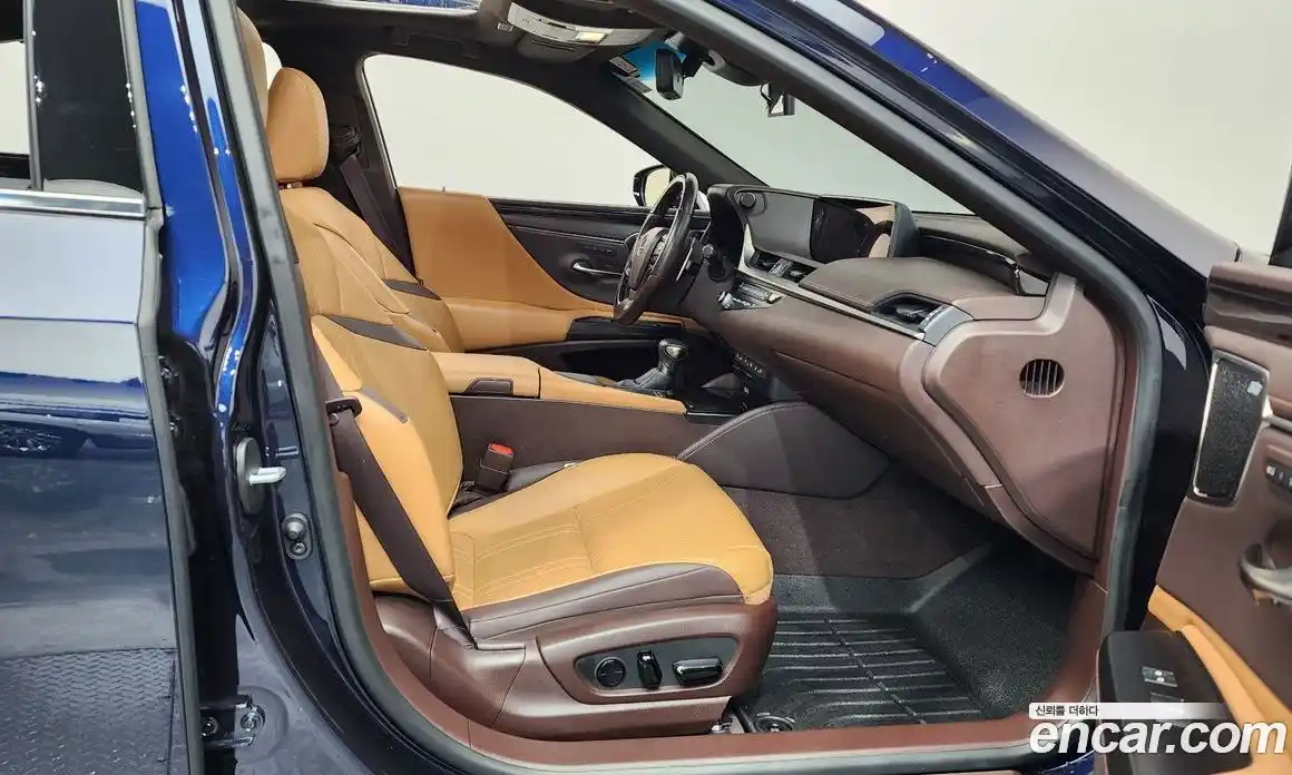 Lexus ES 2021 2.5 Автомат в Москве № 275601, фото 19