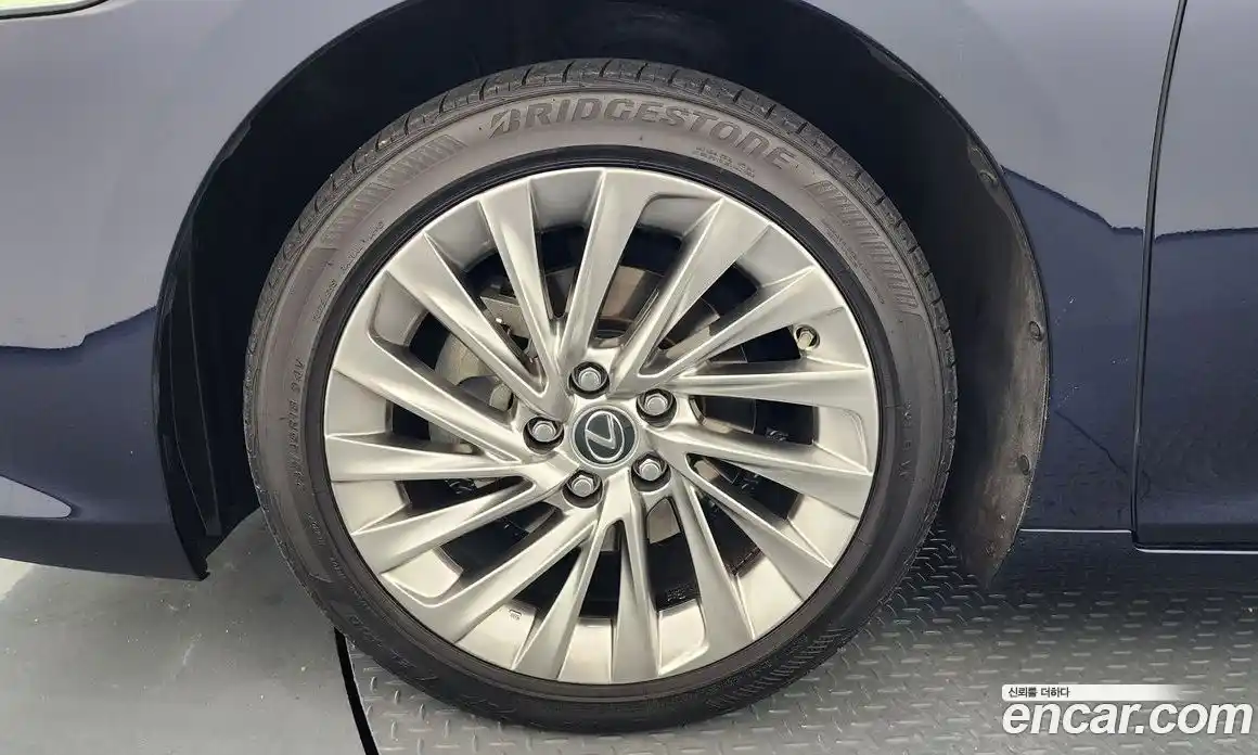 Lexus ES 2021 2.5 Автомат в Москве № 275601, фото 5