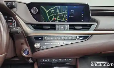 Lexus ES 2021 2.5 Автомат в Москве № 275601, миниатюра 9