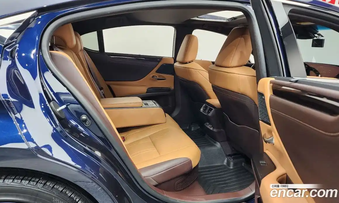 Lexus ES 2021 2.5 Автомат в Москве № 275601, фото 10