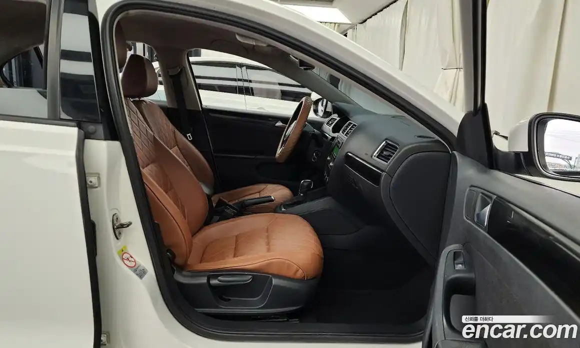 Volkswagen Jetta 2014 1.6 Автомат в Москве № 277829, фото 11