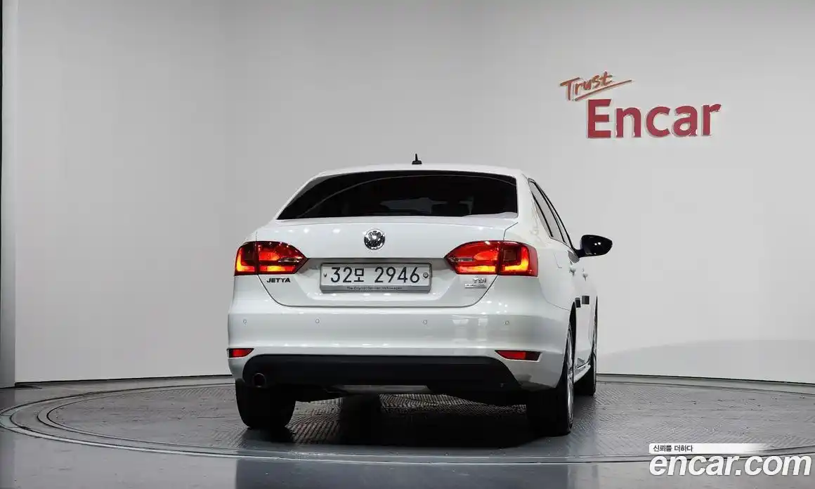 Volkswagen Jetta 2014 1.6 Автомат в Москве № 277829, фото 16