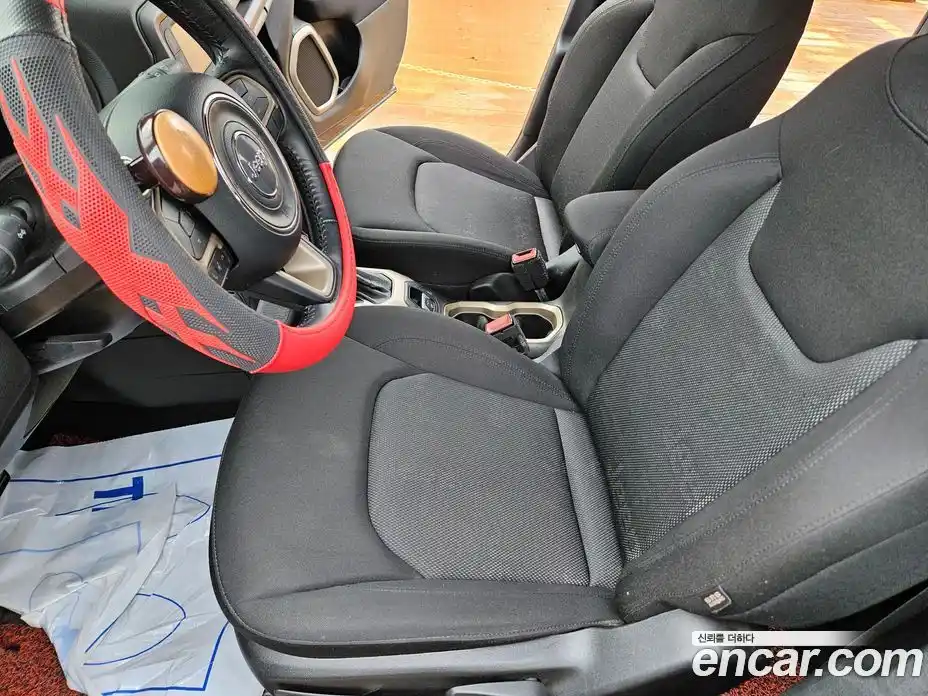 Jeep Renegade 2017 2.4 Автомат в Москве № 279157, фото 11