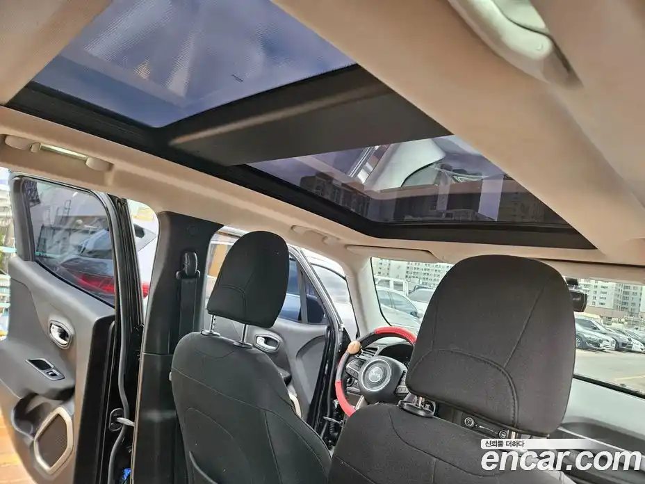 Jeep Renegade 2017 2.4 Автомат в Москве № 279157, фото 15