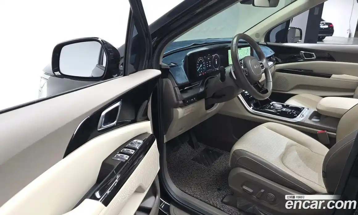 Kia Canival 2023 2.2 Автомат в Москве № 287116, фото 18