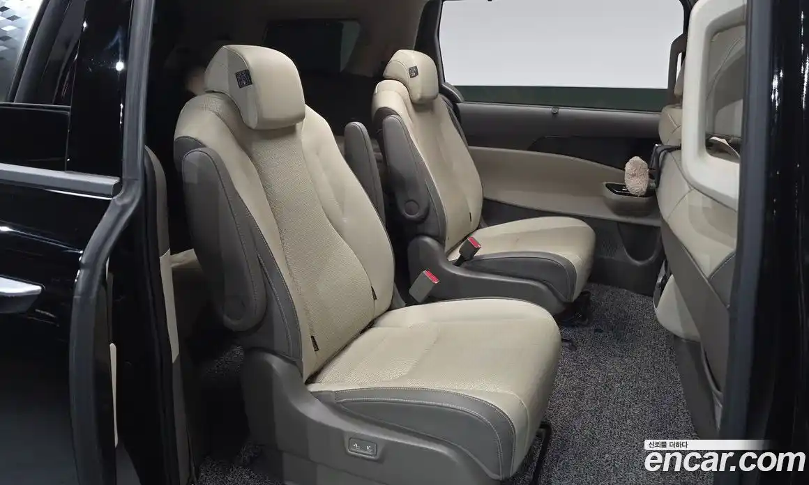 Kia Canival 2023 2.2 Автомат в Москве № 287116, фото 5