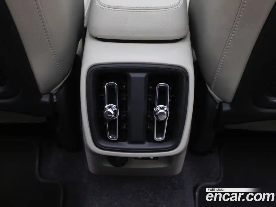 Volvo XC40 2025 2.0 Автомат в Москве № 326233, фото 16