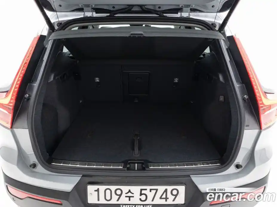 Volvo XC40 2025 2.0 Автомат в Москве № 326233, фото 17