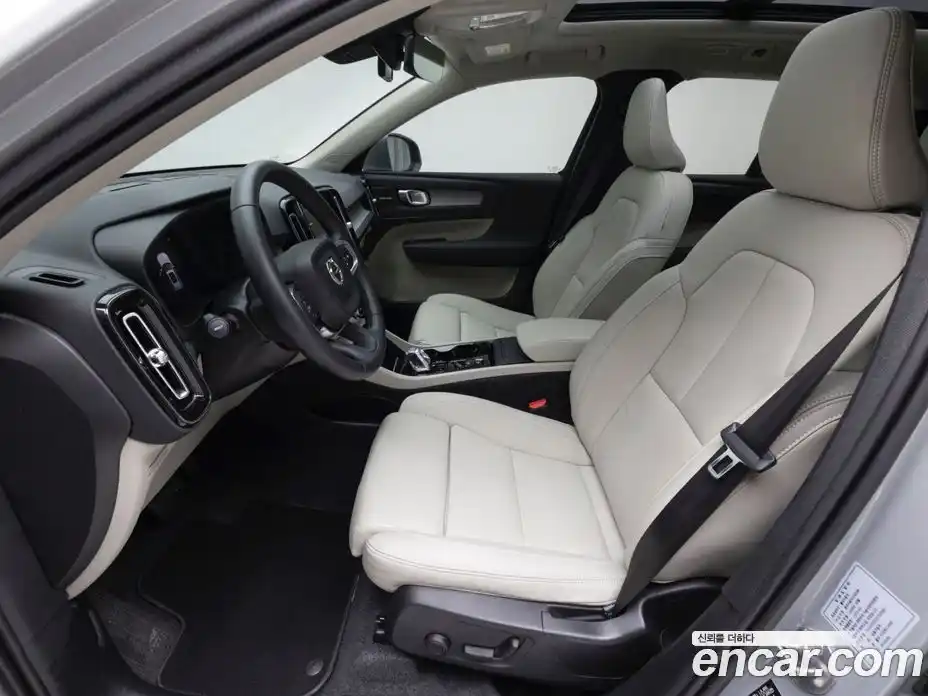 Volvo XC40 2025 2.0 Автомат в Москве № 326233, фото 9