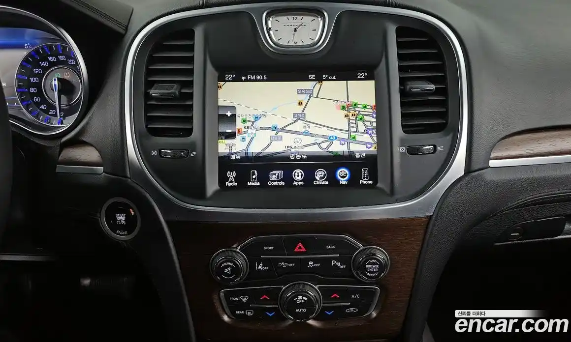 Chrysler 300C 2016 3.6 Автомат в Москве № 407508, фото 14