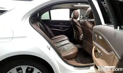 Mercedes-Benz E-Class 2019 1.9 Автомат в Москве № 408938, миниатюра 12