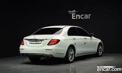 Mercedes-Benz E-Class 2019 1.9 Автомат в Москве № 408938, миниатюра 2