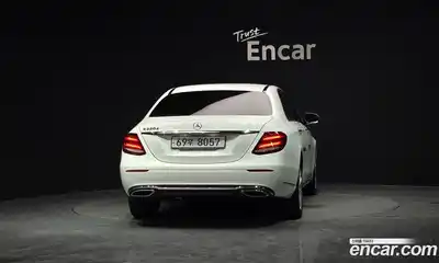 Mercedes-Benz E-Class 2019 1.9 Автомат в Москве № 408938, миниатюра 4