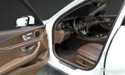 Mercedes-Benz E-Class 2019 1.9 Автомат в Москве № 408938, миниатюра 10