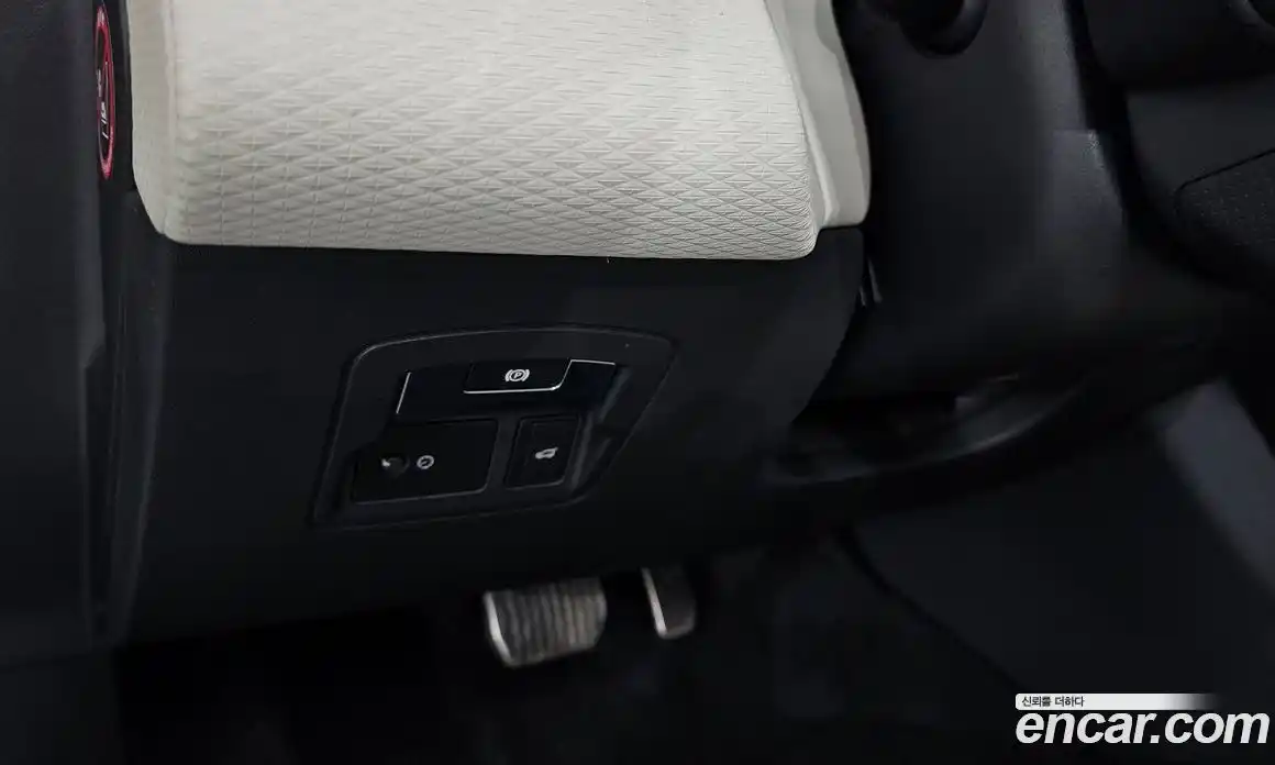 Land Rover Range-Rover Velar 2020 2.0 Автомат в Москве № 471263, фото 16