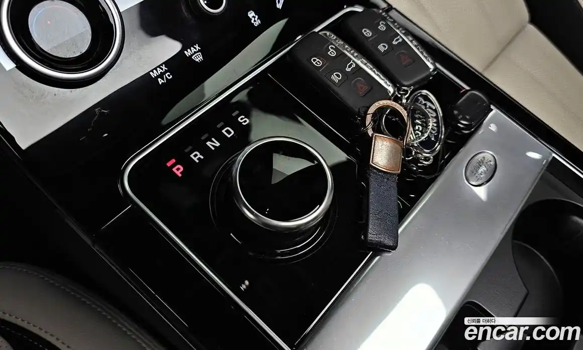 Land Rover Range-Rover Velar 2020 2.0 Автомат в Москве № 471263, фото 9