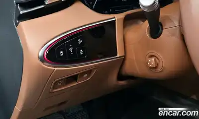 Genesis GV70 2023 2.5 Автомат в Москве № 57791, миниатюра 2