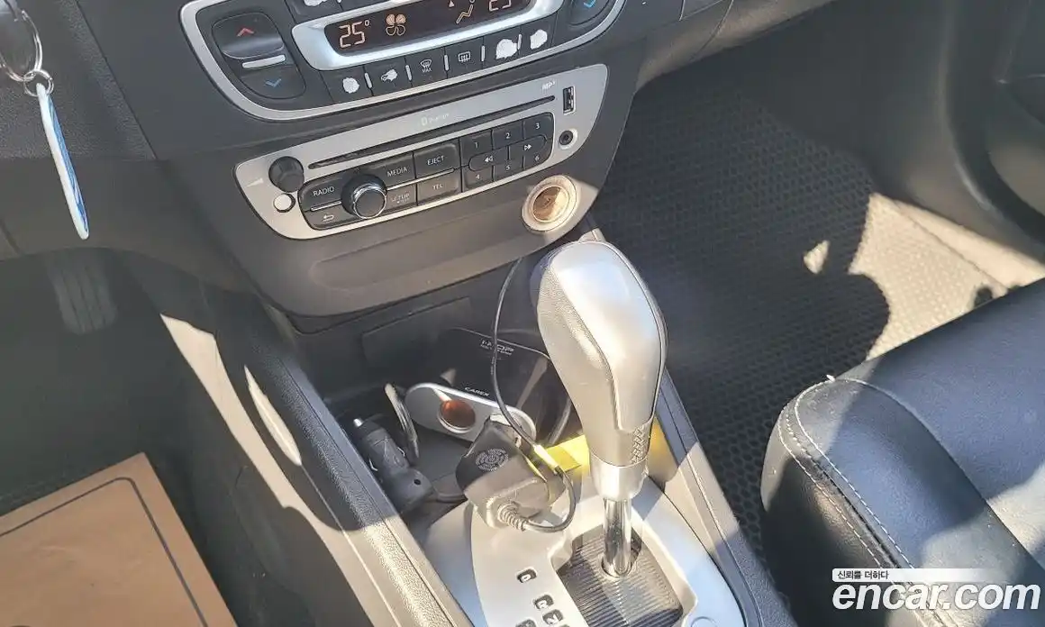 Renault SM3 2013 1.6 Автомат в Москве № 106098, фото 9