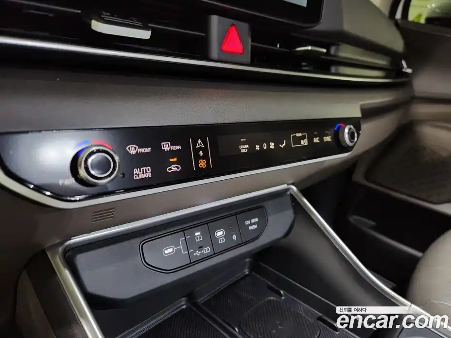 Kia Canival 2025 1.6 Автомат в Москве № 114031, фото 15