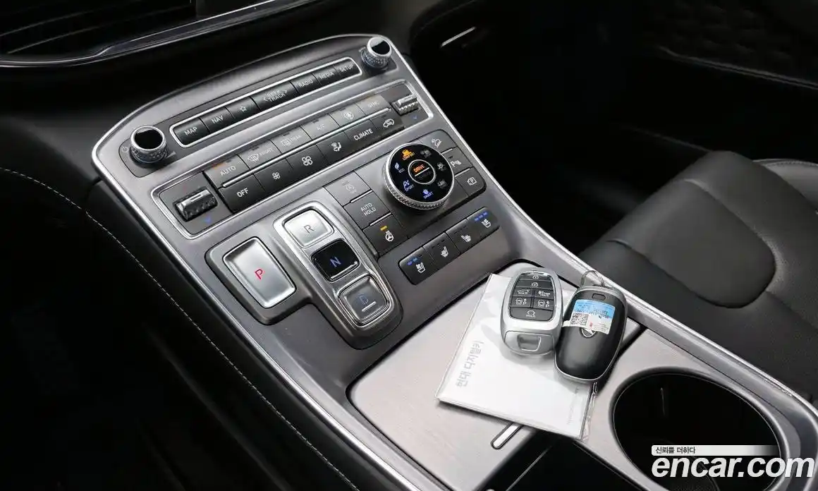 Hyundai Santa Fe 2023 2.5 Автомат в Москве № 119667, фото 5