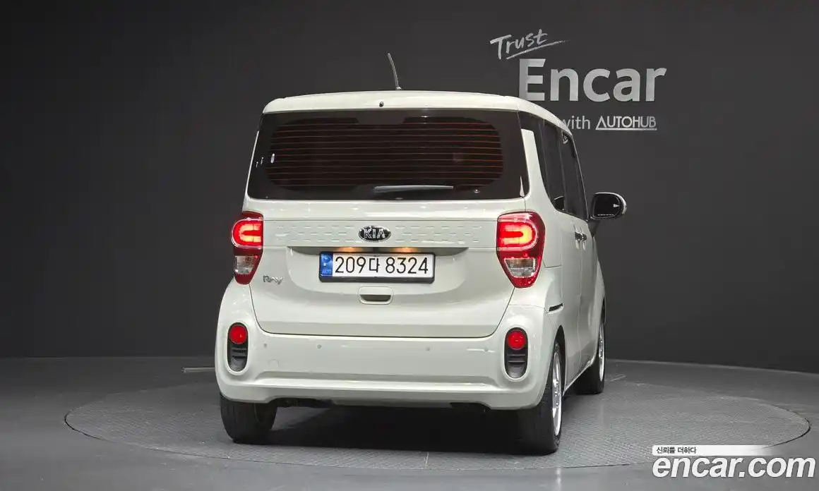 Kia Ray 2018 1.0 Автомат в Москве № 124269, фото 14