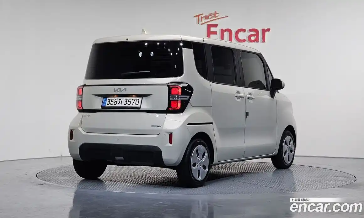 Kia Ray 2023 1.0 Автомат в Москве № 124410, фото 1