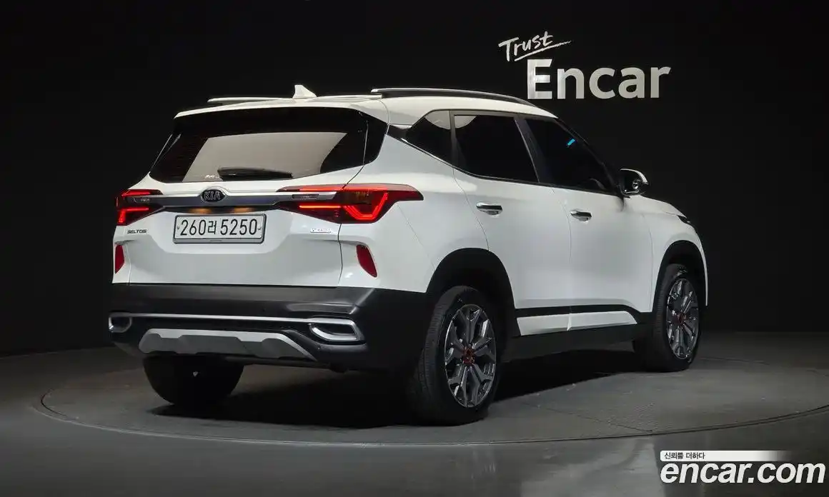 Kia Seltos 2020 1.6 Автомат в Москве № 133878, фото 11