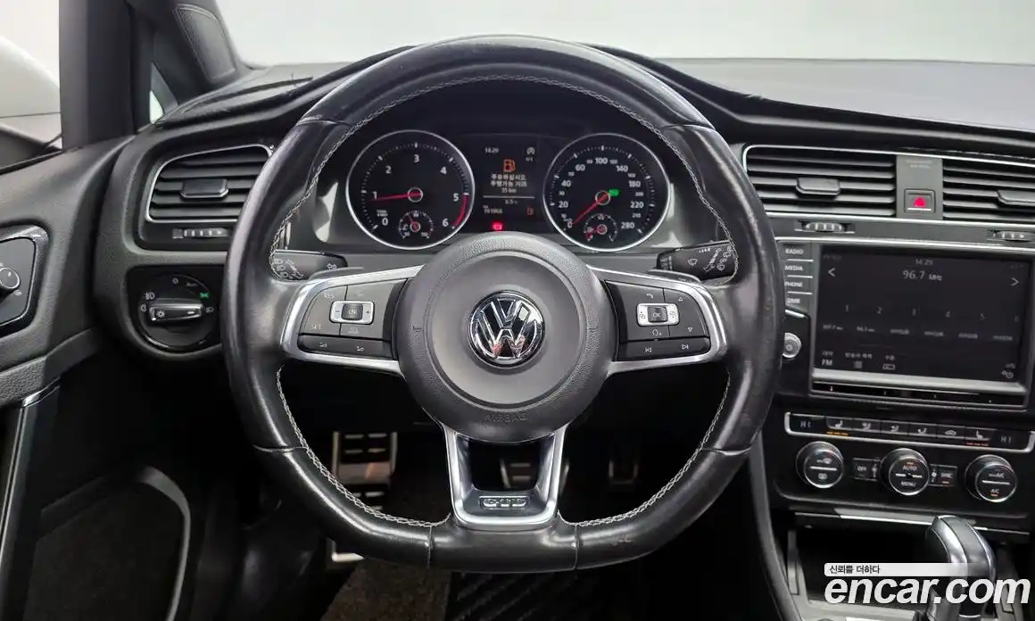 Volkswagen Golf 2015 2.0 Автомат в Москве № 136218, фото 3