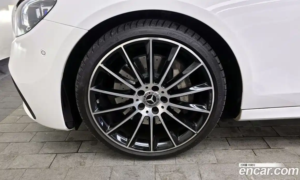 Mercedes-Benz E-Class 2023 2.0 Автомат в Москве № 139727, фото 12