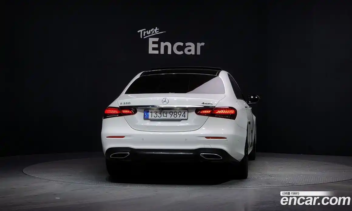 Mercedes-Benz E-Class 2023 2.0 Автомат в Москве № 139727, фото 4