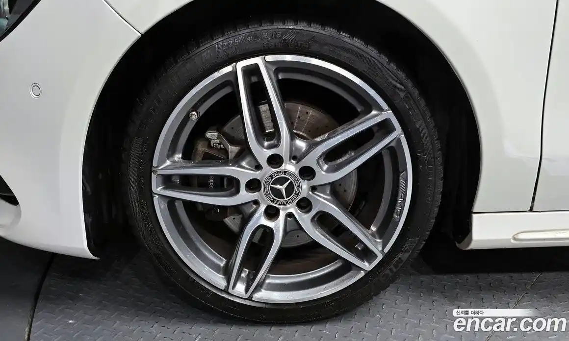 Mercedes-Benz CLA-Class 2019 2.0 Автомат в Москве № 143206, фото 14