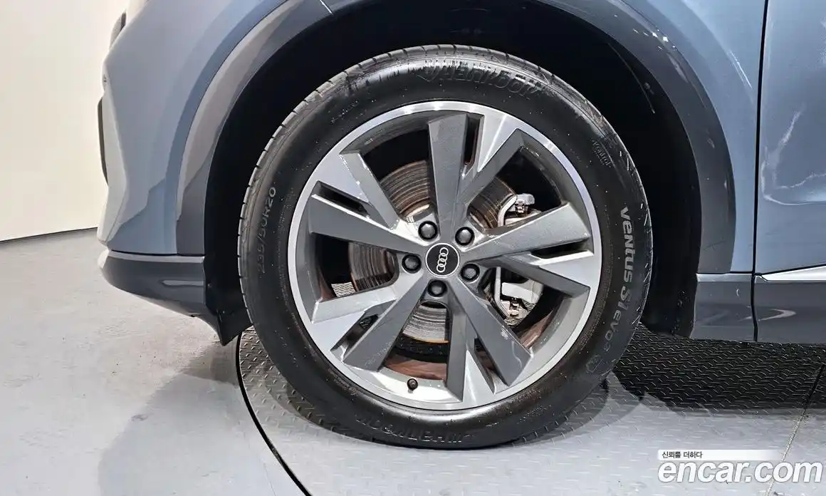 Audi Q4 e-tron 2023 0.2 Автомат в Москве № 158900, фото 8