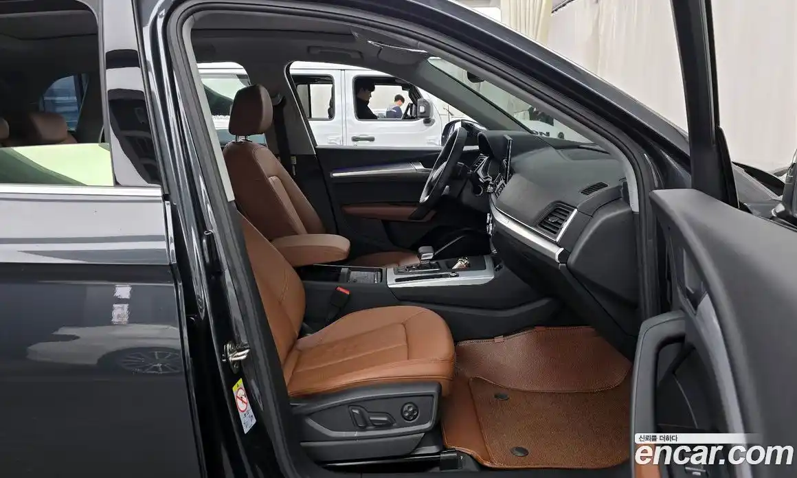 Audi Q5 2023 2.0 Автомат в Москве № 162306, фото 11