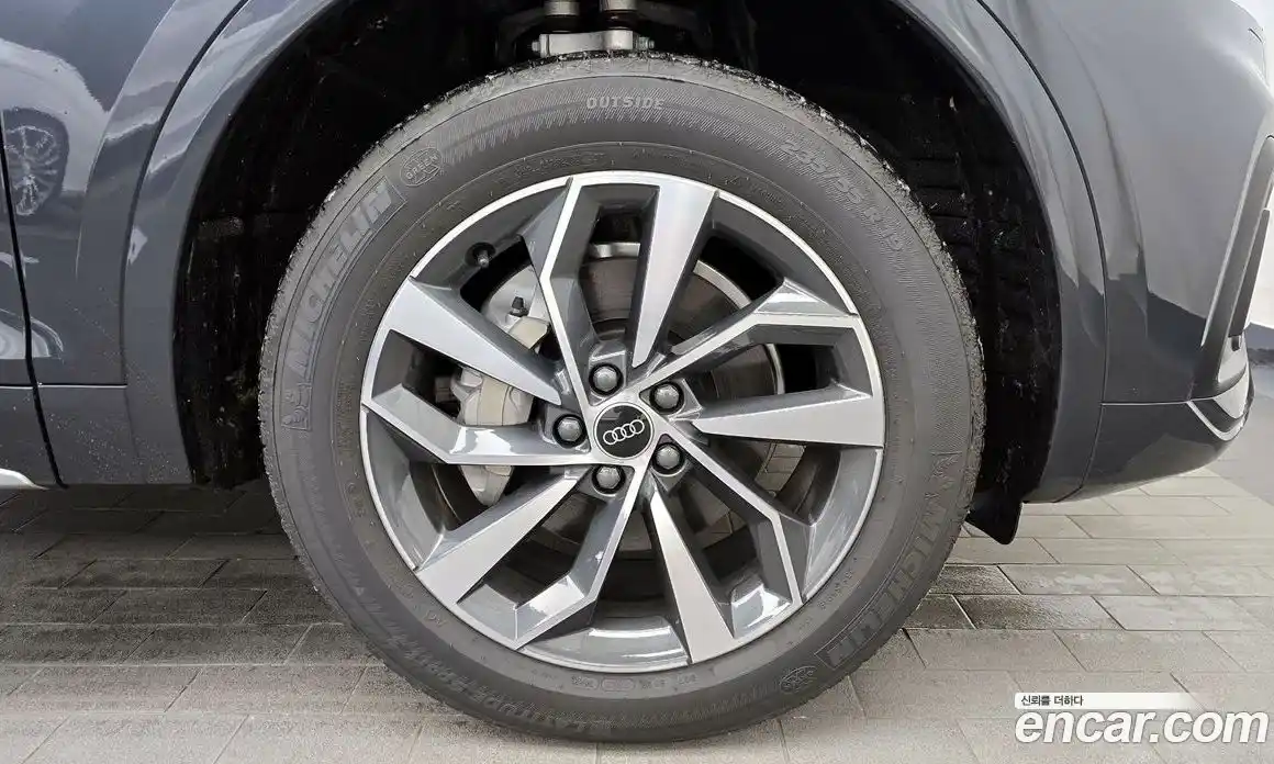 Audi Q5 2023 2.0 Автомат в Москве № 162306, фото 5