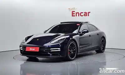 Porsche Panamera, 2022