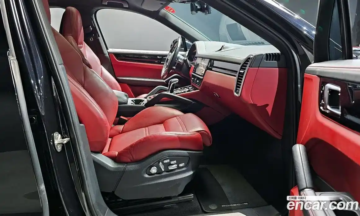 Porsche Cayenne 2021 3.0 Автомат в Москве № 165168, фото 4