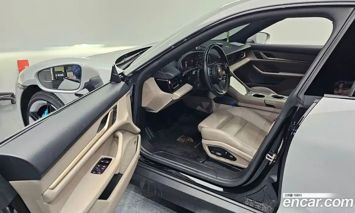 Porsche Taycan 2022 0.1 Автомат в Москве № 165478, фото 13